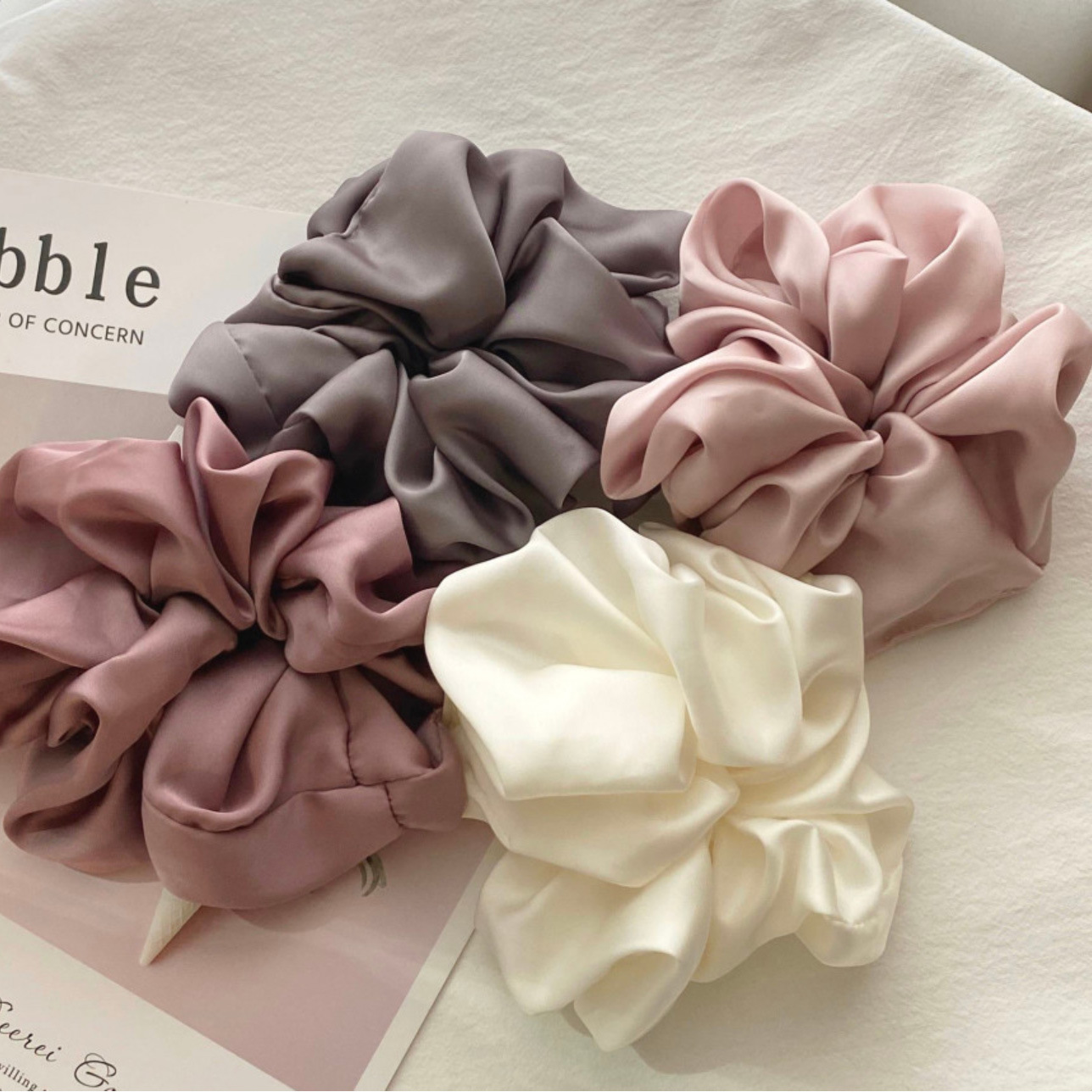 Women Soild Color Oversized Satin Scrunchies Fashion Elastic Hair Ties Ponytail Holder Chiffon Scrunchie Chouchou Cheveux Femme