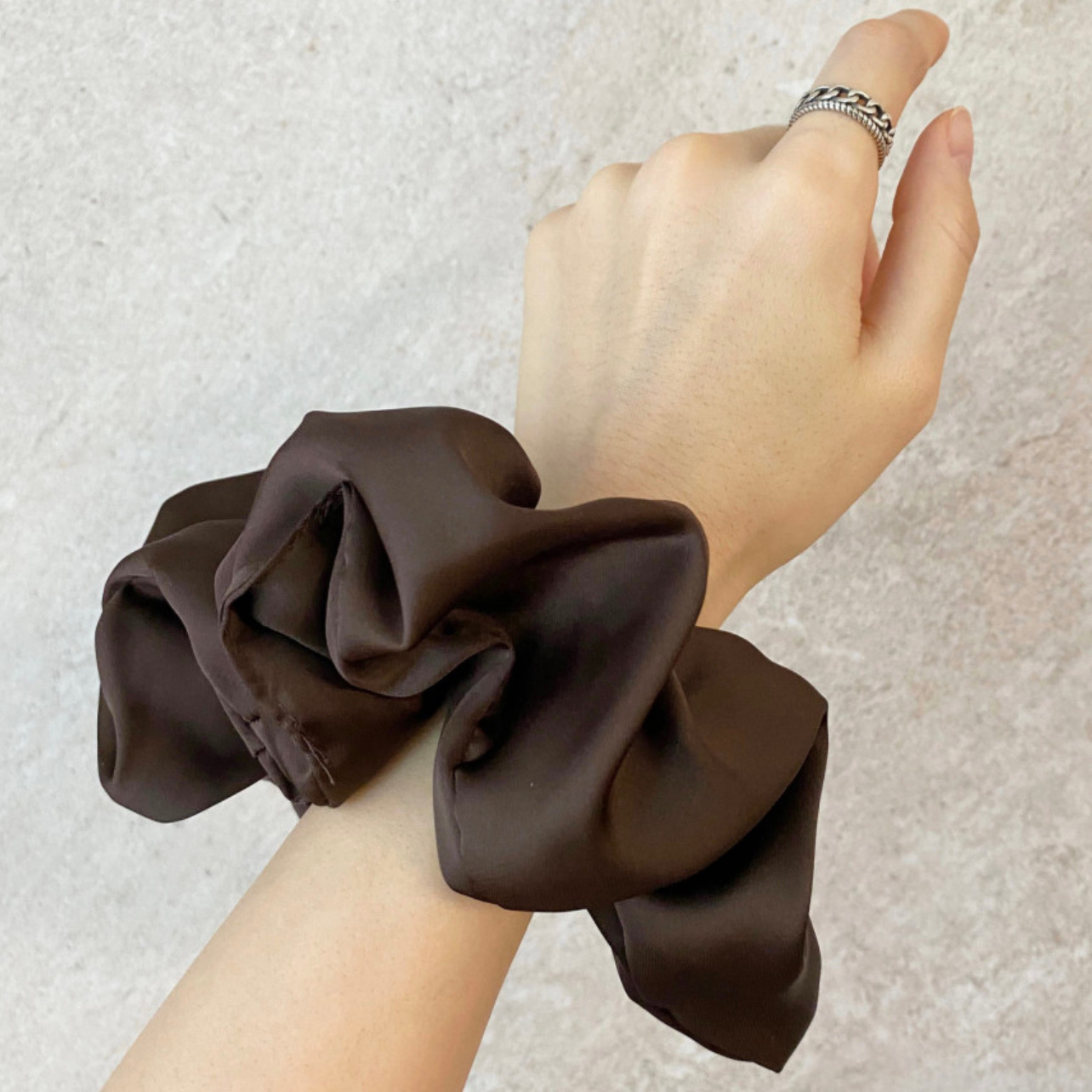 Women Soild Color Oversized Satin Scrunchies Fashion Elastic Hair Ties Ponytail Holder Chiffon Scrunchie Chouchou Cheveux Femme