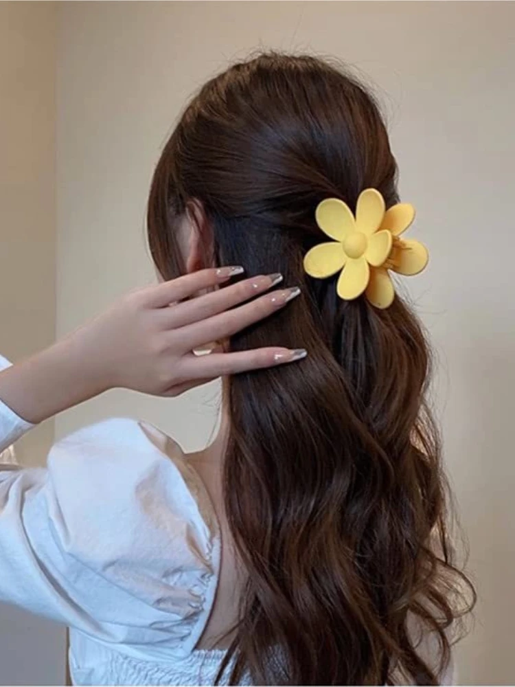 Large Size Fashion Flower Sculpt Hair Claws Colourful Ponytail Hair Accessories Matte Claw Clips For Women Or Girls