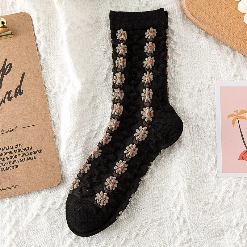 Fashion Harajuku Retro Woman Floral Vintage Socks Novelty Ethnic Print Kawaii Cute Cotton Casual Breathable Ladies Girls Funny