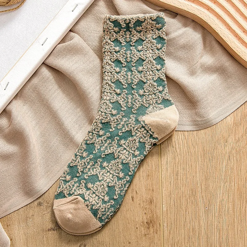 Fashion Harajuku Retro Woman Floral Vintage Socks Novelty Ethnic Print Kawaii Cute Cotton Casual Breathable Ladies Girls Funny