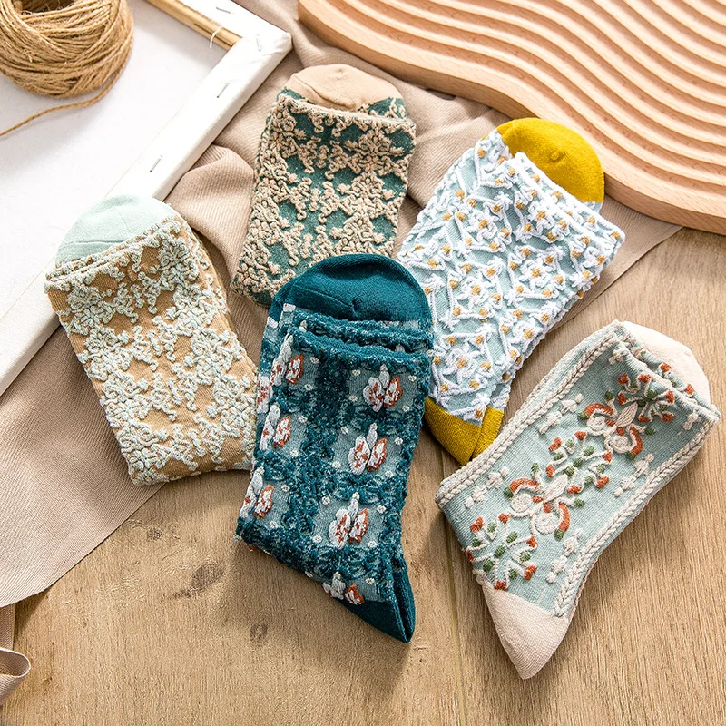 Fashion Harajuku Retro Woman Floral Vintage Socks Novelty Ethnic Print Kawaii Cute Cotton Casual Breathable Ladies Girls Funny
