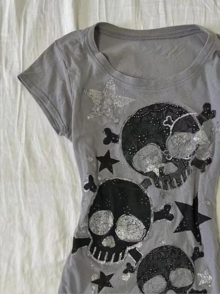 Japanese Y2k Women's Tees 2000s Hottie Clothes Tops Star Skull Graphic Print T Shirts Goth Emo Punk Aesthetics Chic T-shirt