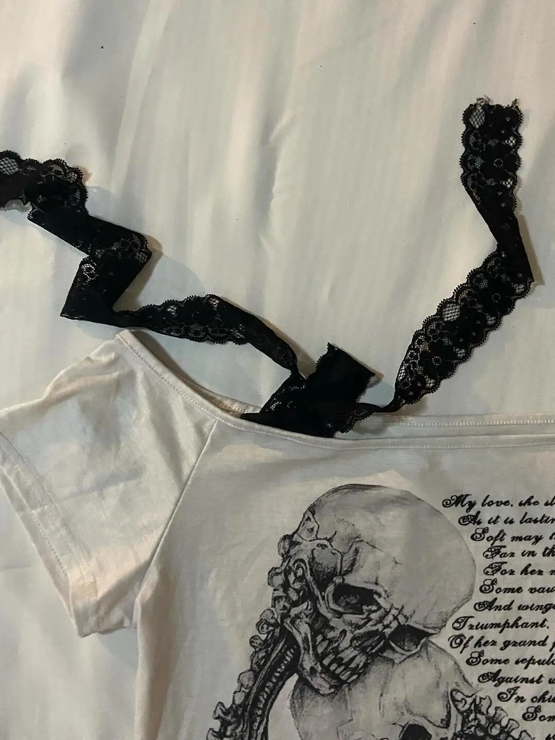 Harajuku Lace Patchwork Short Sleeve T-shirt Women Slim Chic Skull Print T-shirt Women Punk Aesthetic Hottie Tops Streetwear