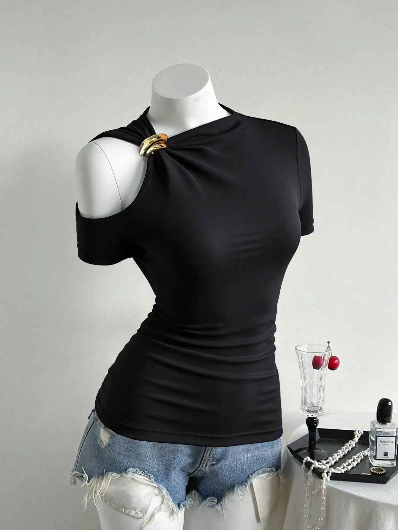 New Trendy, Elegant and Versatile Women's Off-Shoulder T-Shirt