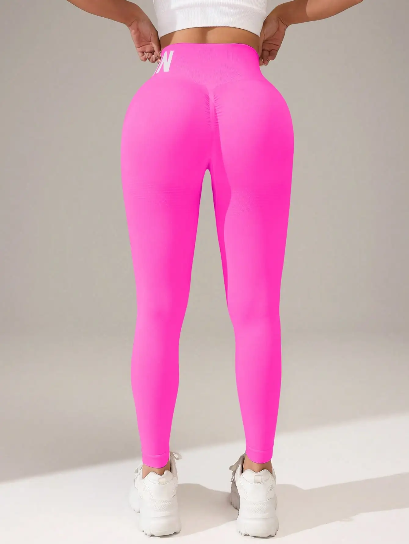 European and American Seamless Yoga Leggings with Waistband Lettering, Butt-Lifting, Quick-Dry Women's Breathable Tights for Pea