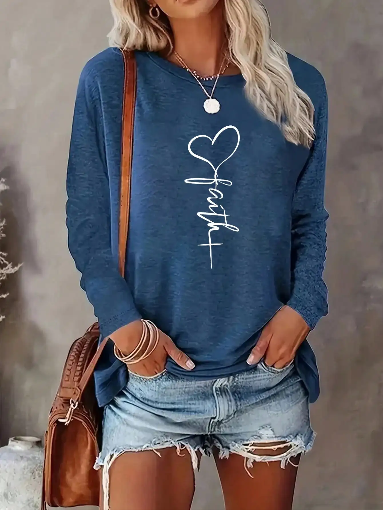 Women's Long-Sleeved Loose Round-Neck Top Elegant Solid Color Polyester Knitted T-Shirt Autumn and Winter Fashion Heart Pattern