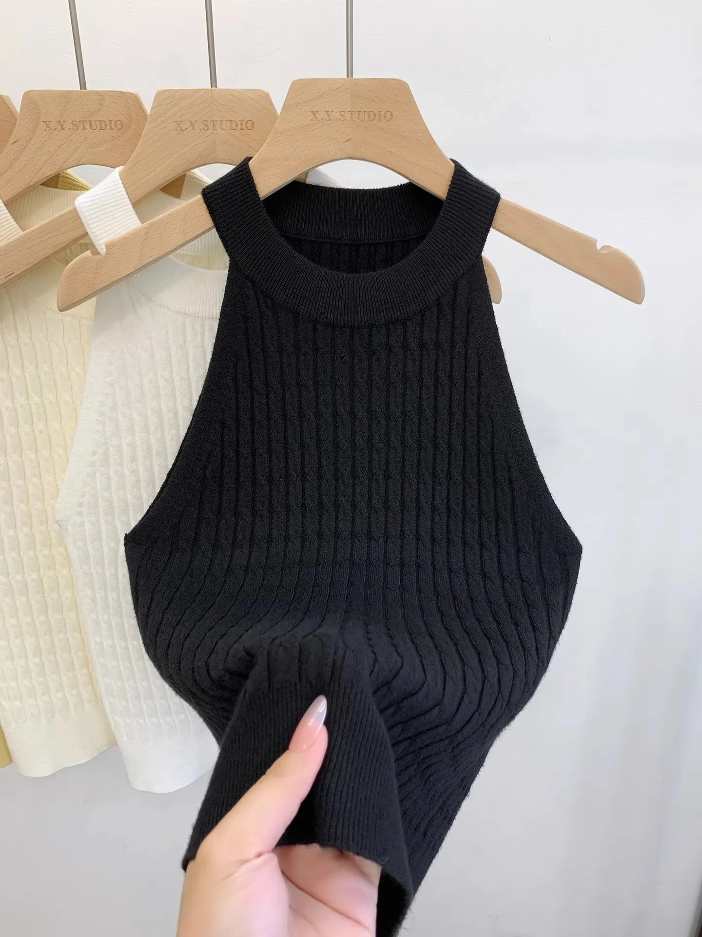 2026 Summer New Women's Knitted Halter Camisole Slim Fit Sleeveless Base Tank Tops Solid Color O-neck Outerwear Vests Crop Tops