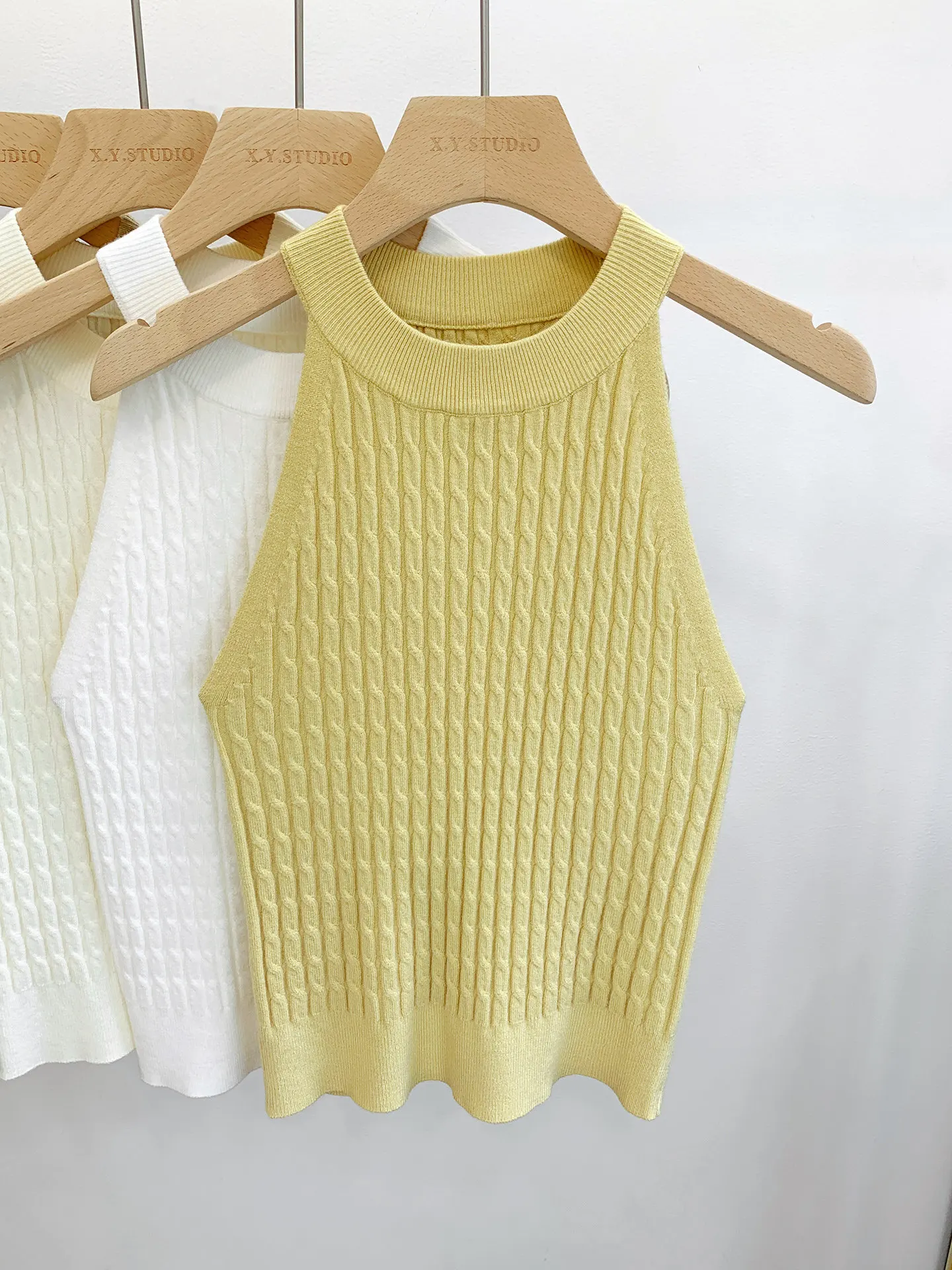 2026 Summer New Women's Knitted Halter Camisole Slim Fit Sleeveless Base Tank Tops Solid Color O-neck Outerwear Vests Crop Tops