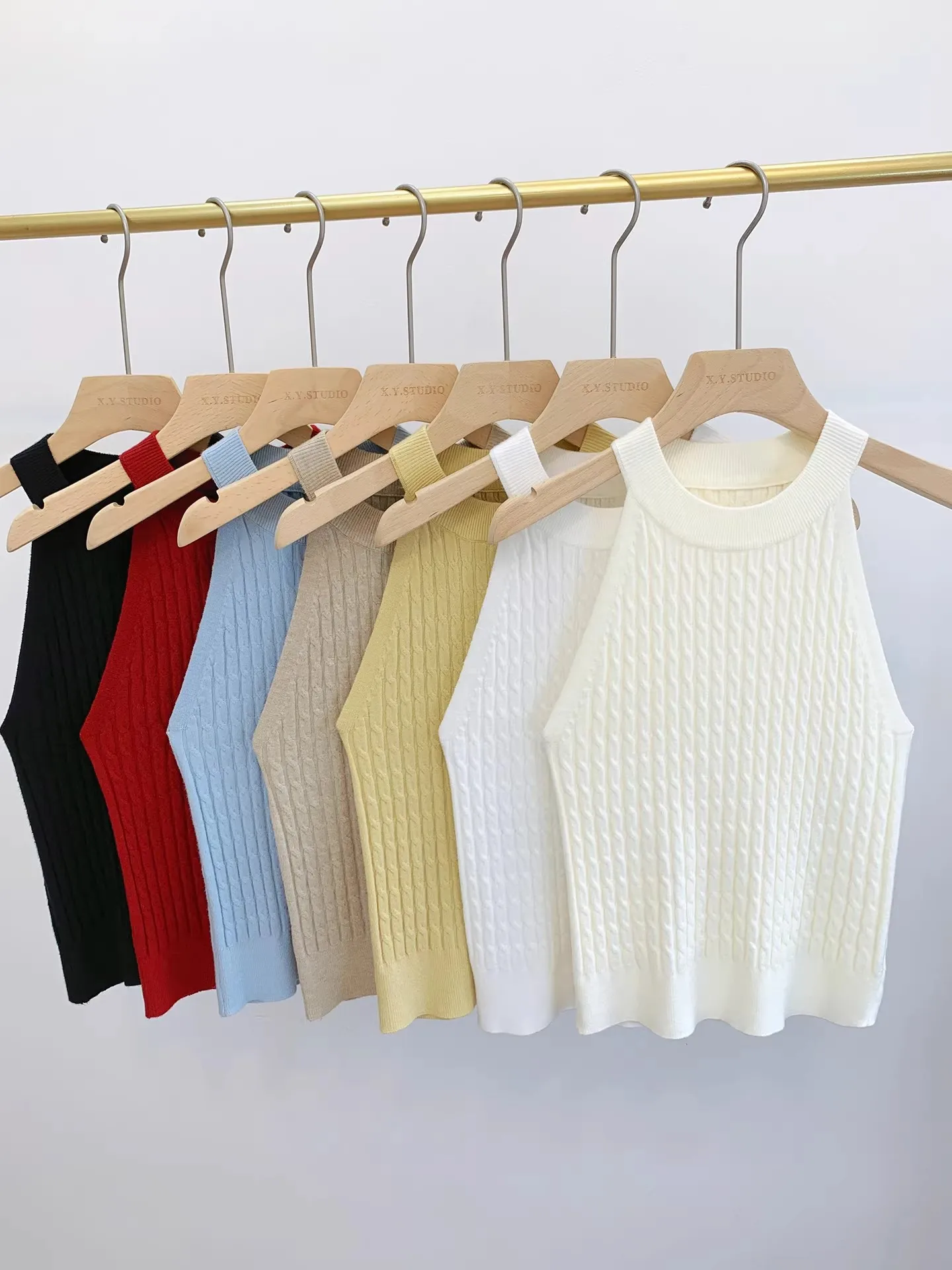 2026 Summer New Women's Knitted Halter Camisole Slim Fit Sleeveless Base Tank Tops Solid Color O-neck Outerwear Vests Crop Tops