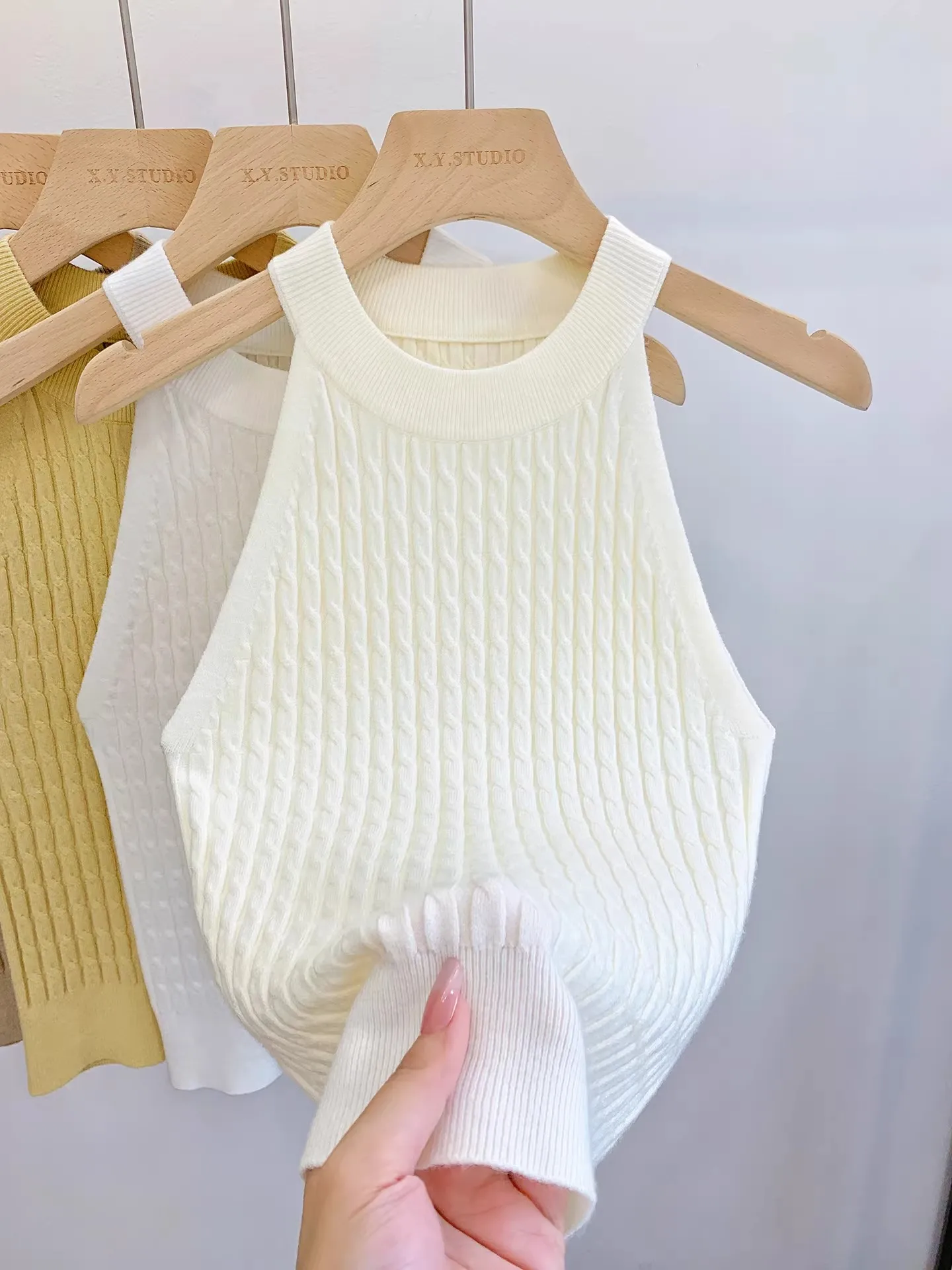 2026 Summer New Women's Knitted Halter Camisole Slim Fit Sleeveless Base Tank Tops Solid Color O-neck Outerwear Vests Crop Tops