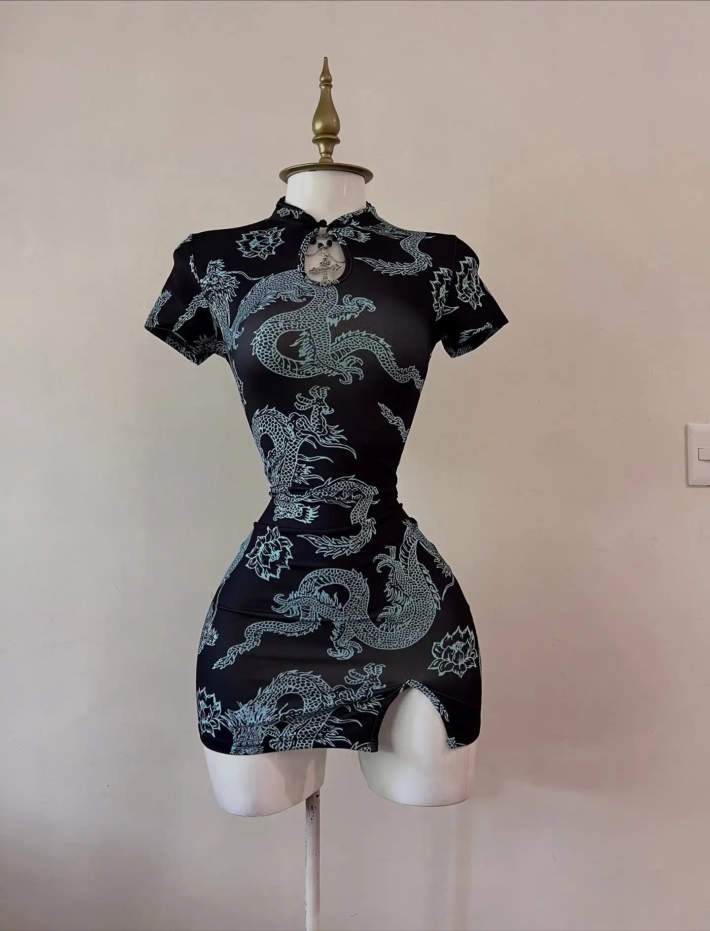 National Trend Style Dragon Pattern Improved Cheongsam, Short-Sleeved Stand-Up Collar with Buttoned Sexy Slit Short Skirt