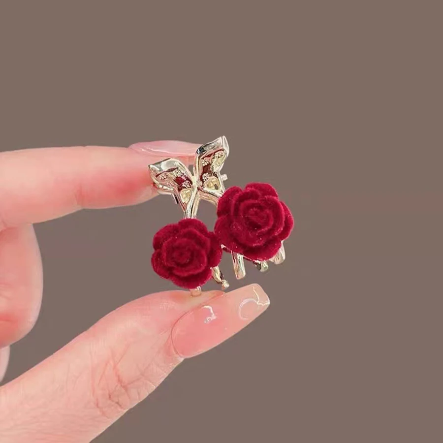 Cute Red Velvet Plum Bossom Small Hair Claw Women Autumn and Winter Side Bangs Hair Slide Sweet Festival Alloy Hair Accessories