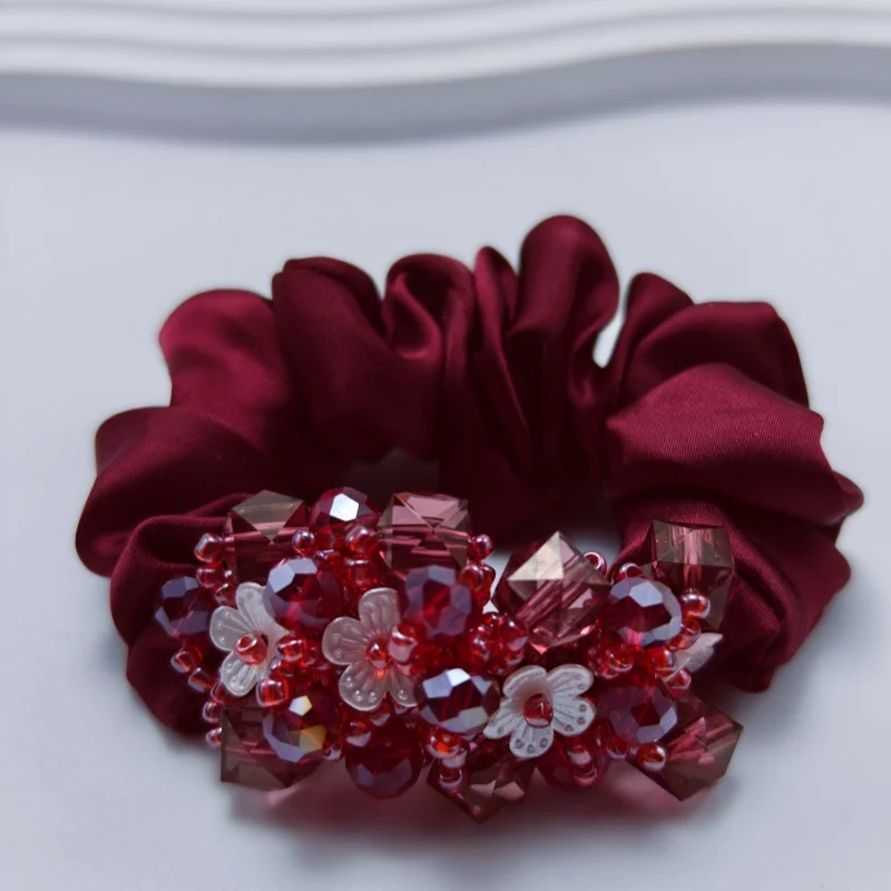 New Arrvial Luxurious Acrylic Flower Scrunchie Hair Tie Satin Crystal Ponytail Holder Fashionable Women Hair Accessories