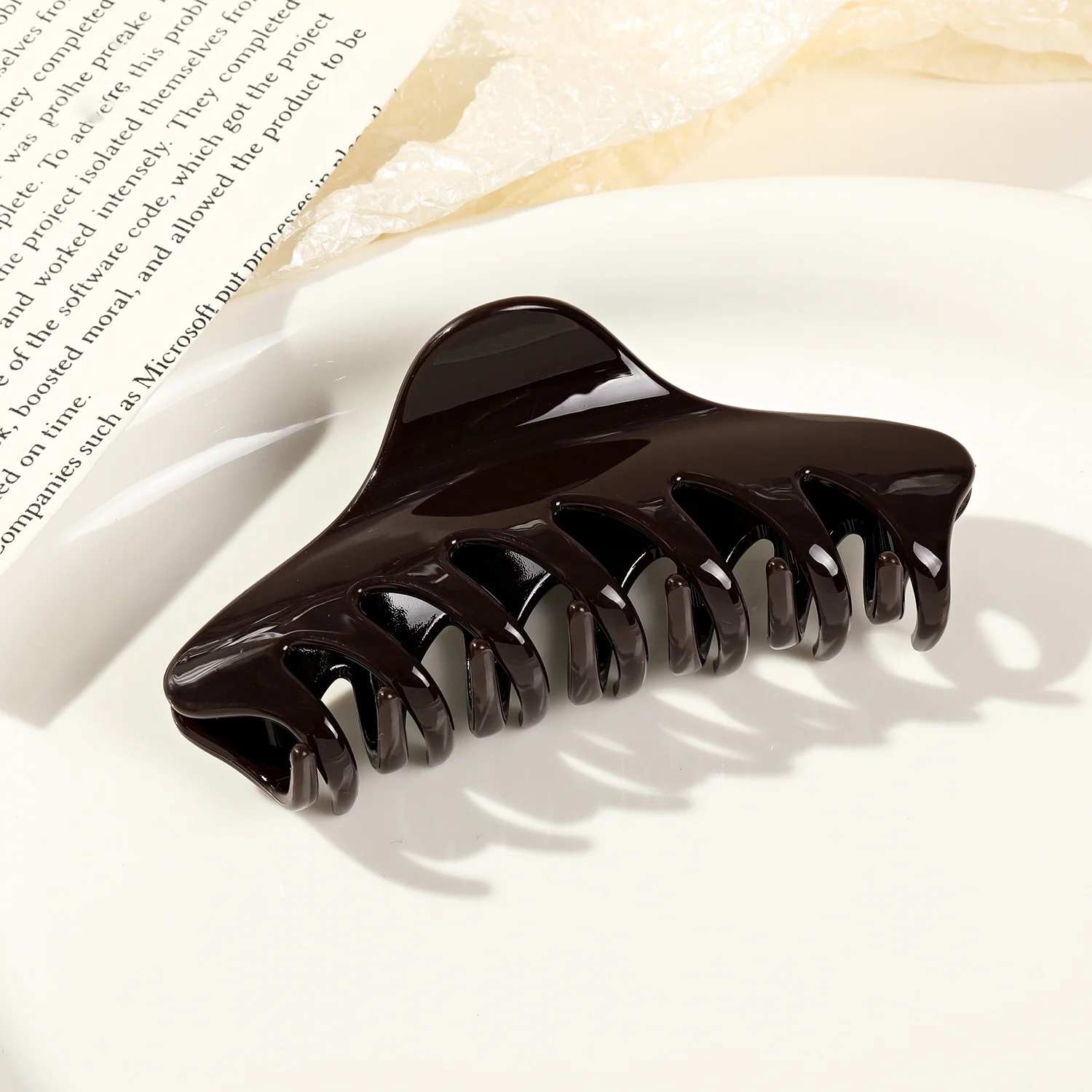 New Retro Korean Acetate Hair Claw Large Crab Hair Clips Shark Clip Simple Hairpin Ponytail Fashion Hair Accessories Woman Girls