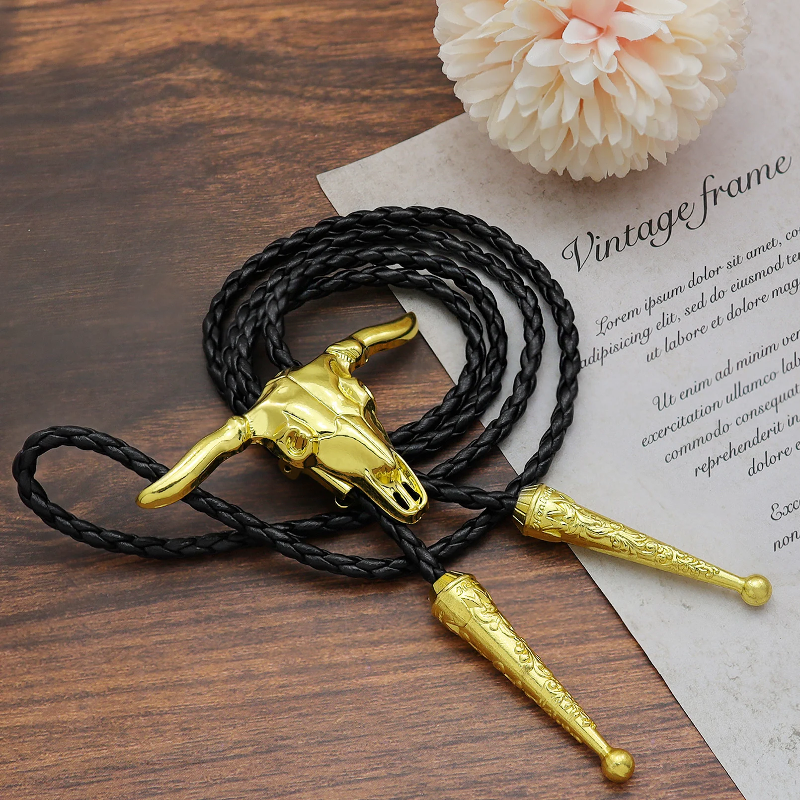 Men's Western Vintage Bolo Tie Cow Skull Design Black Leather Rope Cowboy Necktie with Bull Head Pendant Jewelry Gift Unisex