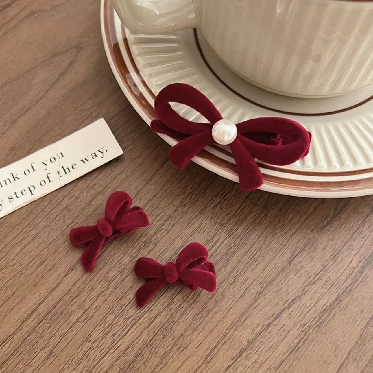 Elegant Velvet Bow Small Hair Clip Vintage for Women, Vintage Side Swept Hair Clip, Daily Casual Evening Wedding Date Unique