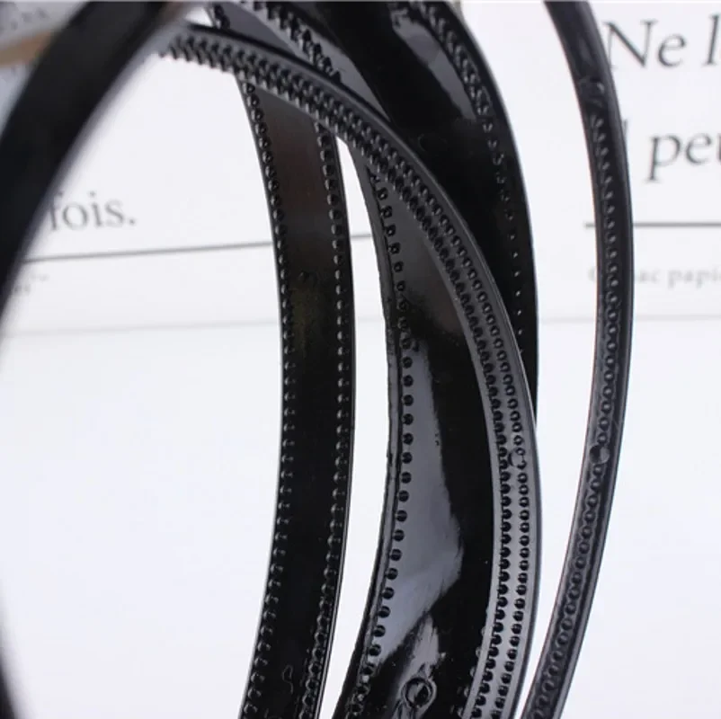 2025 Simple Women Headbands Fashion Head Band for Girls Solid Black Color Casual Hair Accessories Plastic Headbans Wholesale