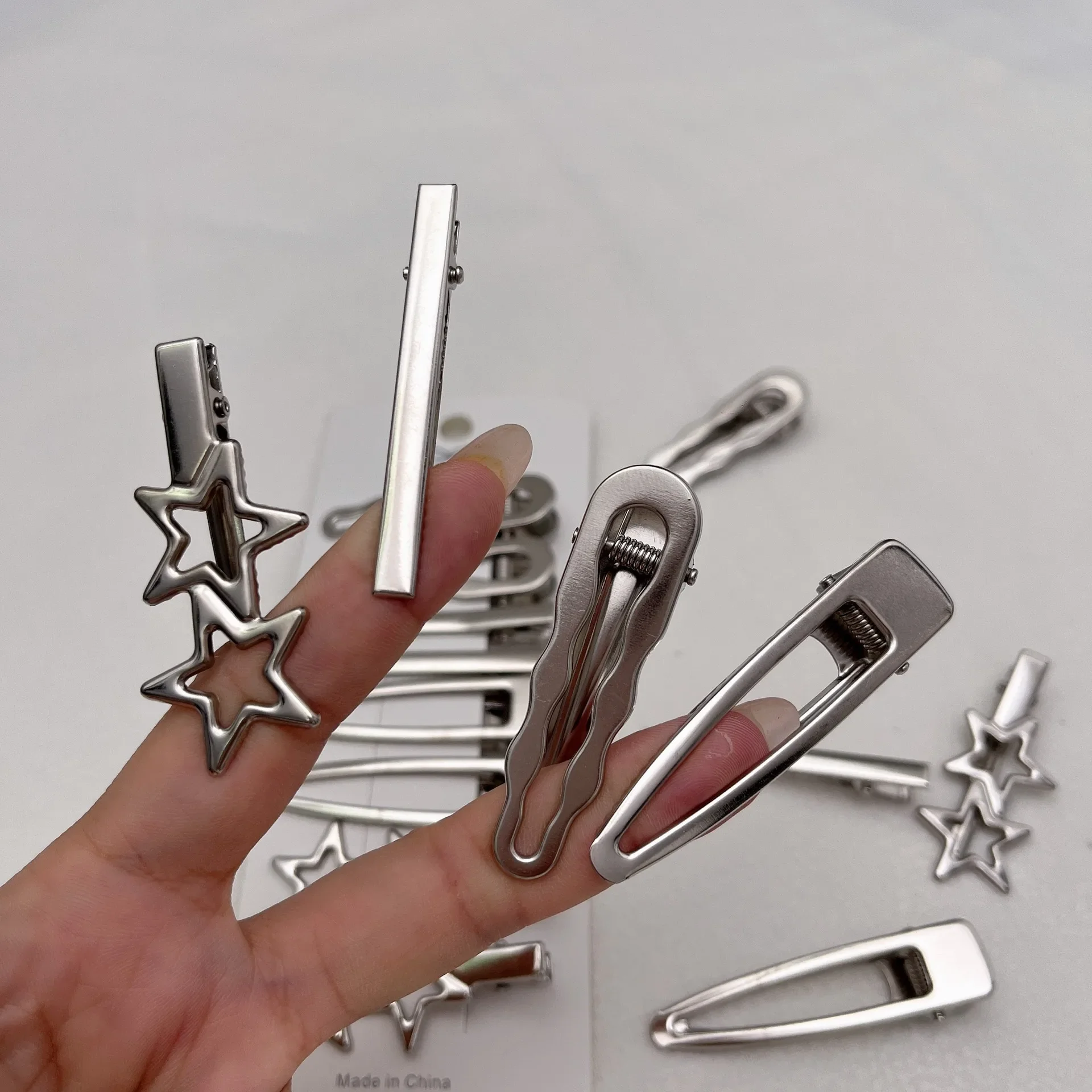 8Pcs Y2K Metal Hair Clips for Women Exquisite Duckbill Clip Girls Hairpins Side Bangs Barrettes Hairclip Girls Hair Styling Tool