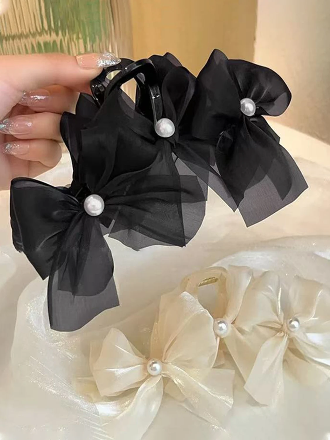 Spring and summer Korean sweet and elegant pearl organza bow grab clip, gentle temperament large pan hair grab clip shark clip