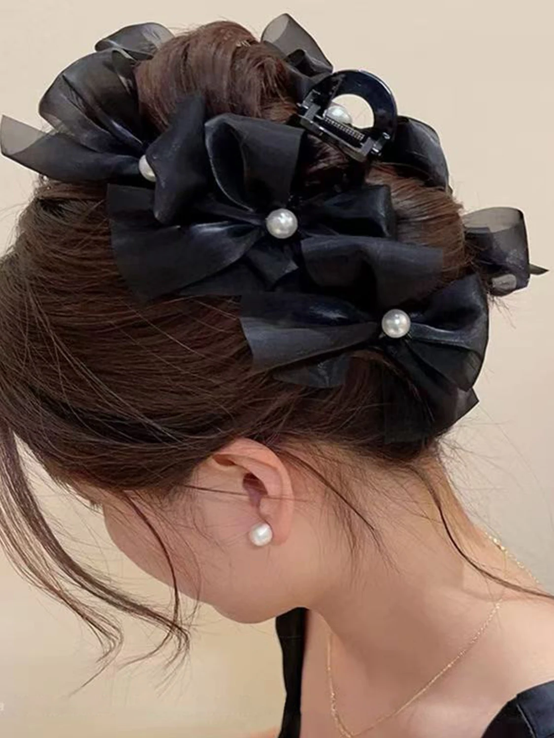 Spring and summer Korean sweet and elegant pearl organza bow grab clip, gentle temperament large pan hair grab clip shark clip