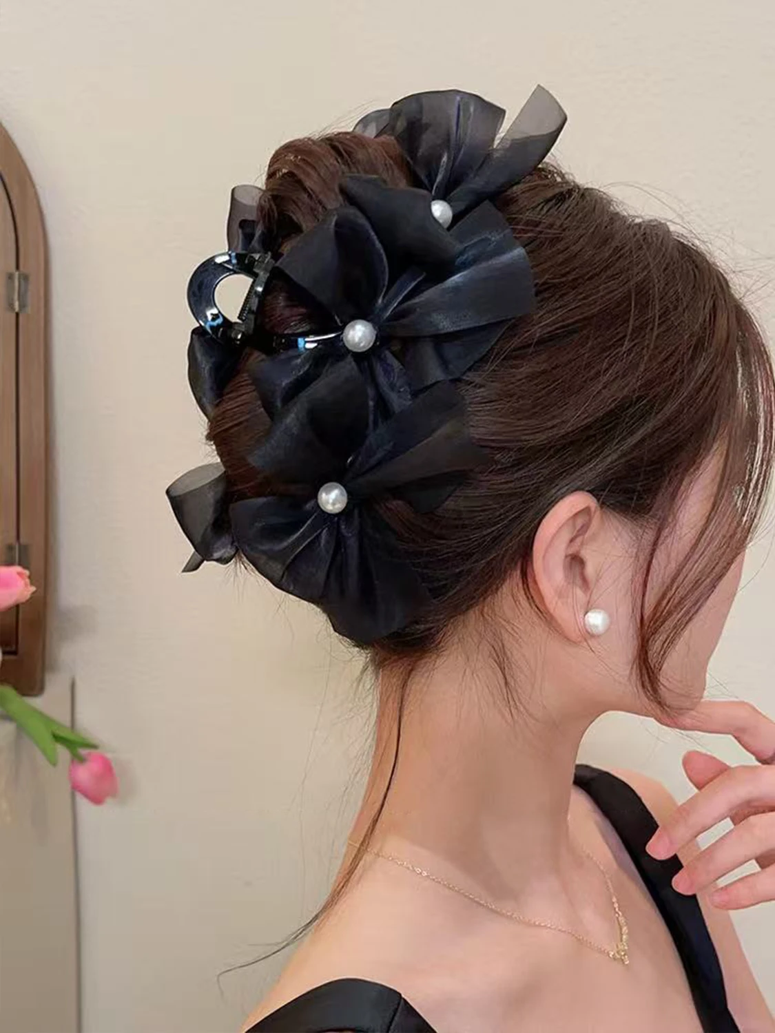 Spring and summer Korean sweet and elegant pearl organza bow grab clip, gentle temperament large pan hair grab clip shark clip