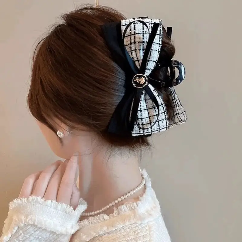1/2pcs Xiaoxiangfeng Bow Hair Clip for Women, Fashionable and Exquisite, Rose Shaped Hair, Shark Shaped Hair Clip, Hair Catcher