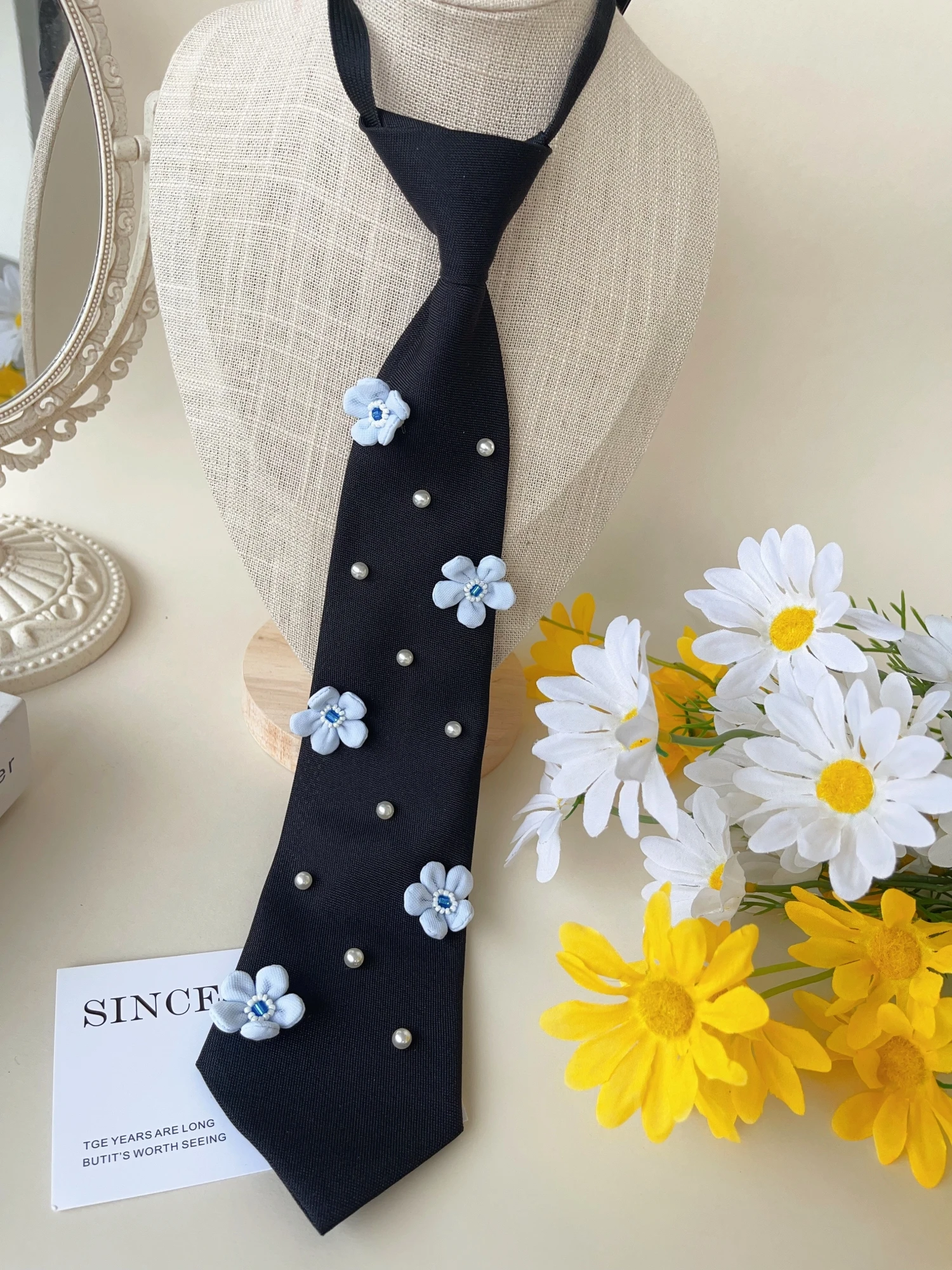 【2025 Gentle Style New Collection】Fabric Flower Pearl Decoration Women's Tie for Evening Party Adjustable Neck Accessory Light Luxury Dual-Use Style Versatile Spring/Summer Elegant Accessory