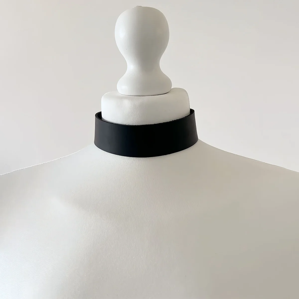 Women Punk Gothic Simple Black PU Leather Wide Choker Collar Necklace, Adjustable Accessory for Daily Wear Halloween