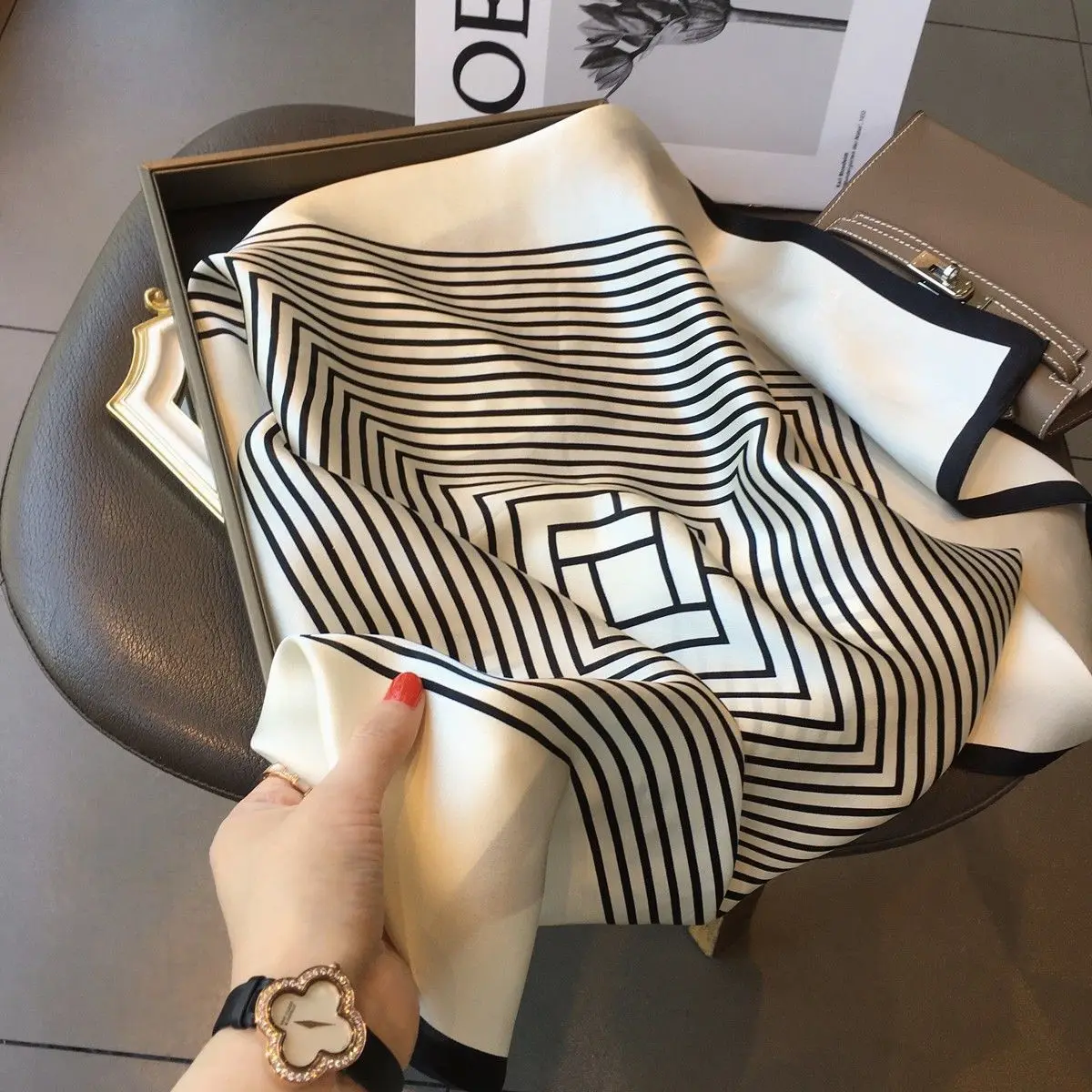 Women Korean Version of Simple Stripes Brocade Forging 70cm Small Square Scarf Scarf Headscarf