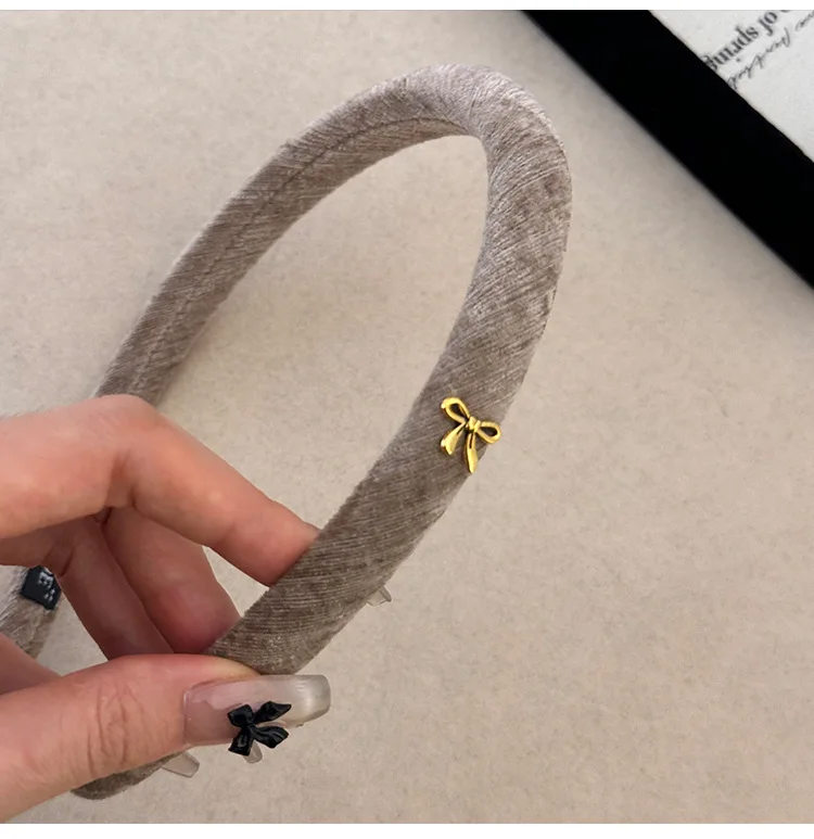 Korean autumn and winter velvet noble narrow version headband simple small bow hair accessories 2025 versatile high cranial top