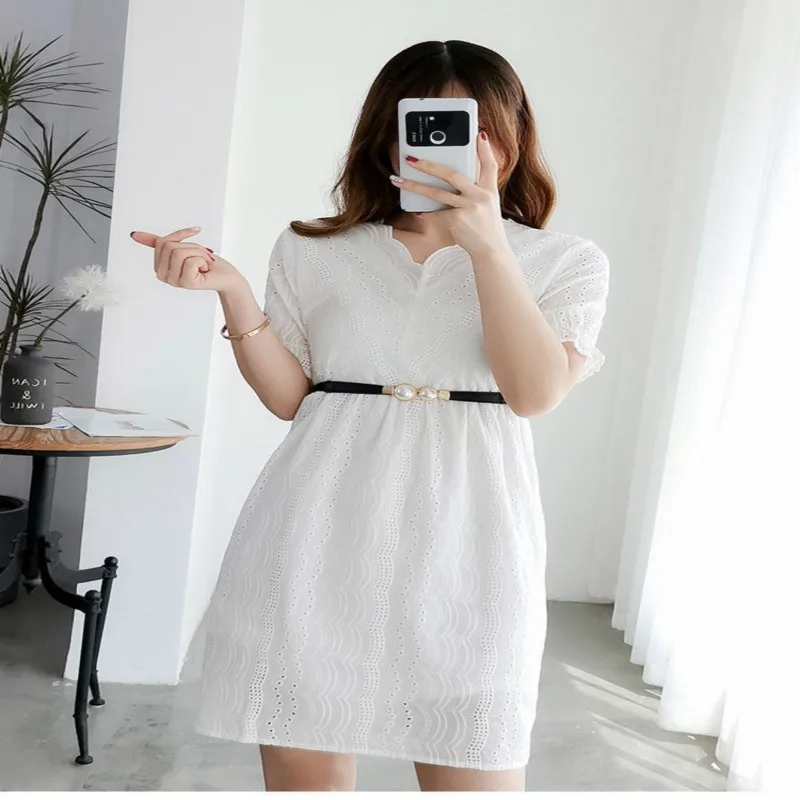 A Slender Waist Belt for the Dress, Which Can Cinch the Waist, Exudes an Elegant and Retro Charm. It Features Pearl Double Buckl