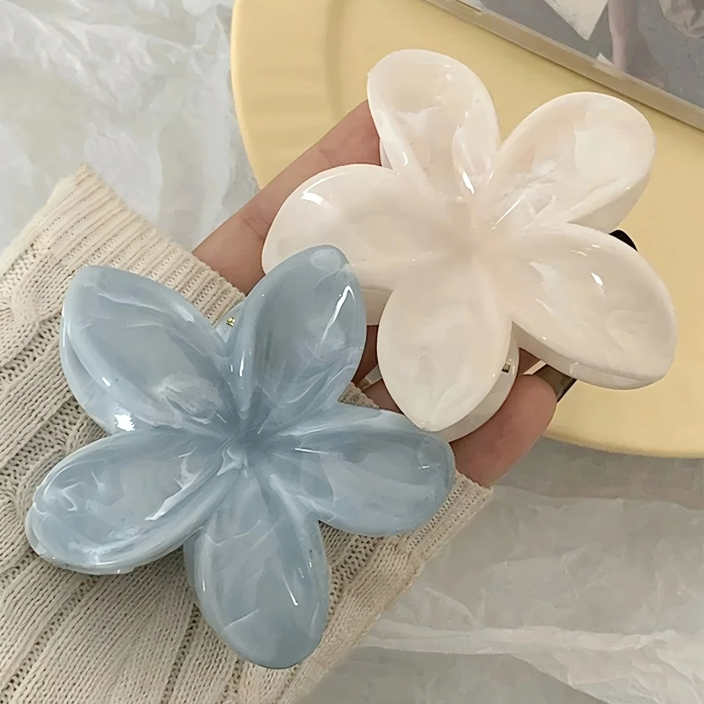 2Pcs Hawaiian Marble Vein Flower Hair Claw Clips for Women Girls Holiday Gifts for Thin Hair Cute Beach Hair Accessories