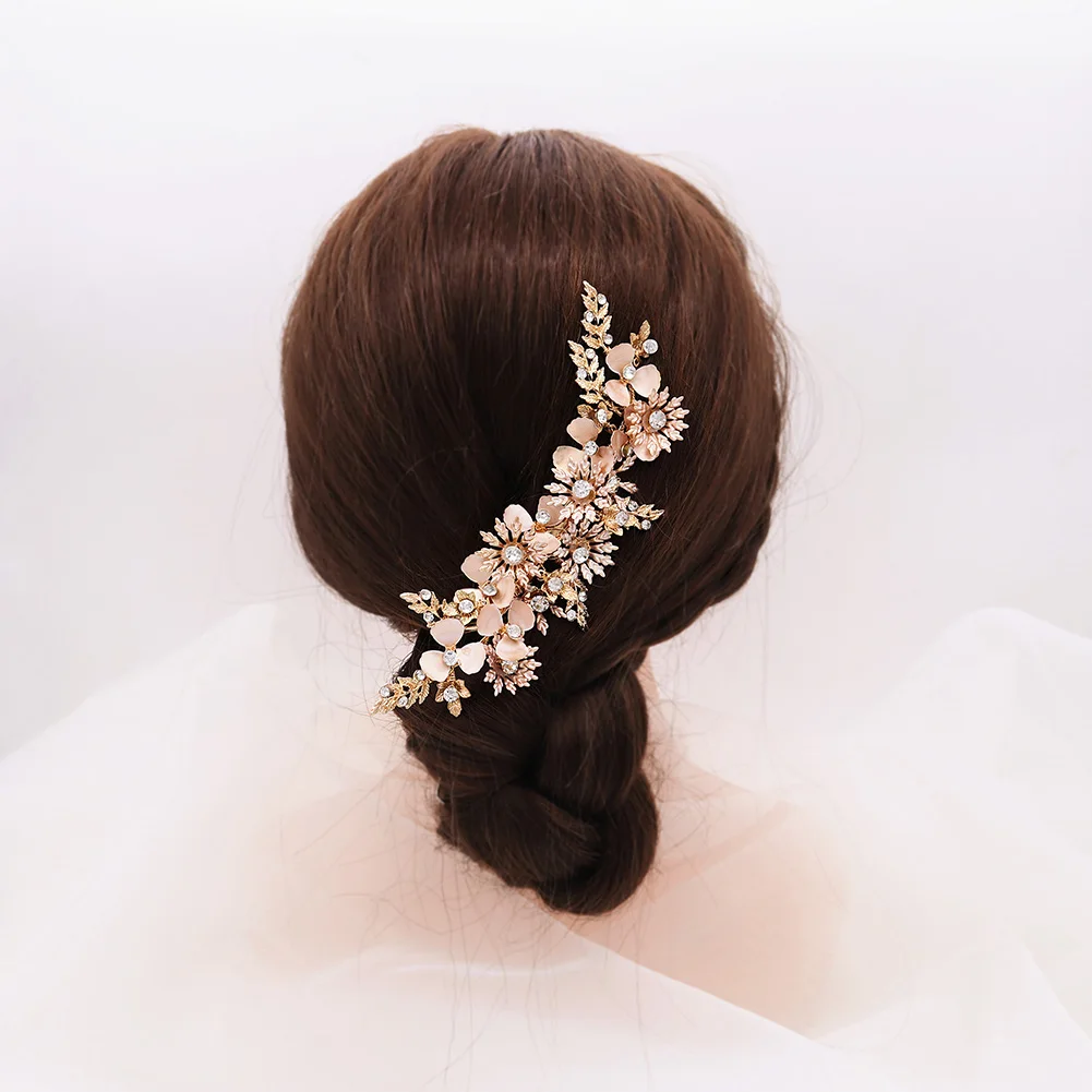 Luxury Metal Leaf Flower Hair Clip Elegant and Unique Women's Hair Jewelry Exquisite Alloy Hairpin Holiday Gift