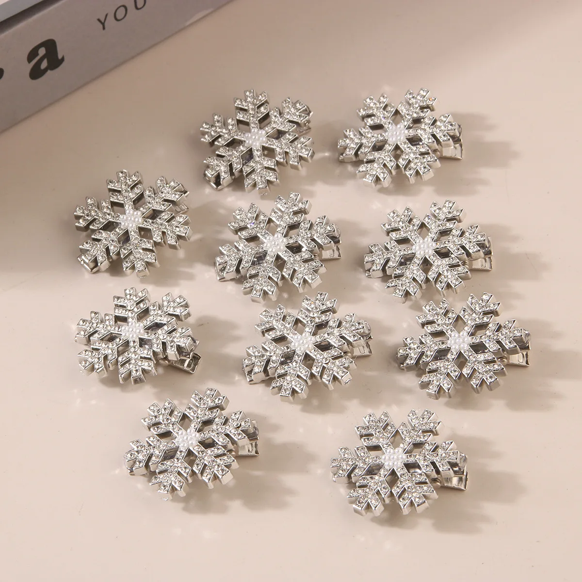 5/8/10/16 PCS. Super Flash High-grade Diamond-studded Christmas Snowflake Hairpins. Full of Diamonds. Metal Bangs Clips, Hairpin