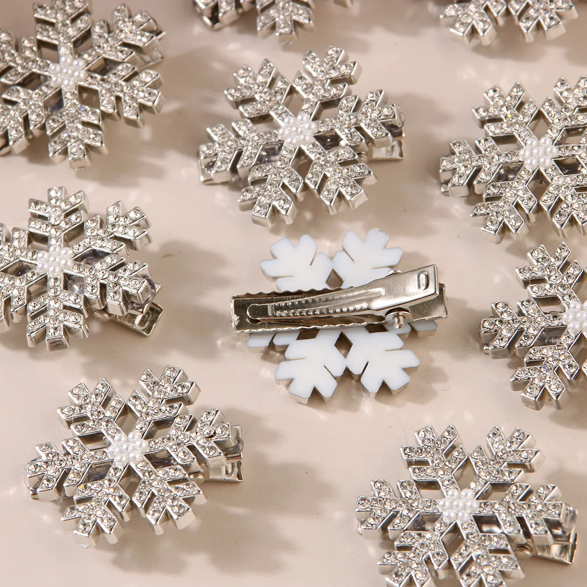 5/8/10/16 PCS. Super Flash High-grade Diamond-studded Christmas Snowflake Hairpins. Full of Diamonds. Metal Bangs Clips, Hairpin