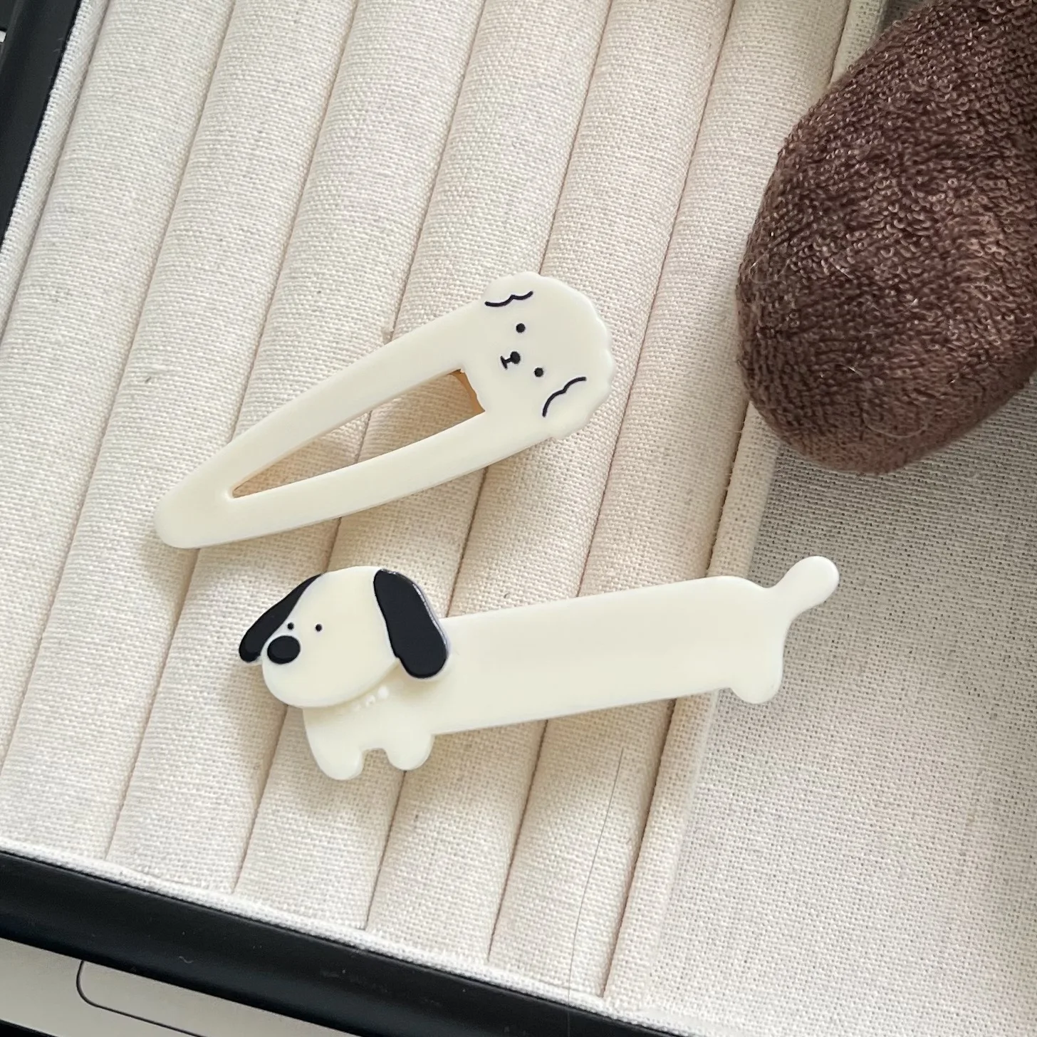 2pcs cute milk white puppy hair clip for girls, forehead bangs and broken hair clip, cartoon student versatile head accessory
