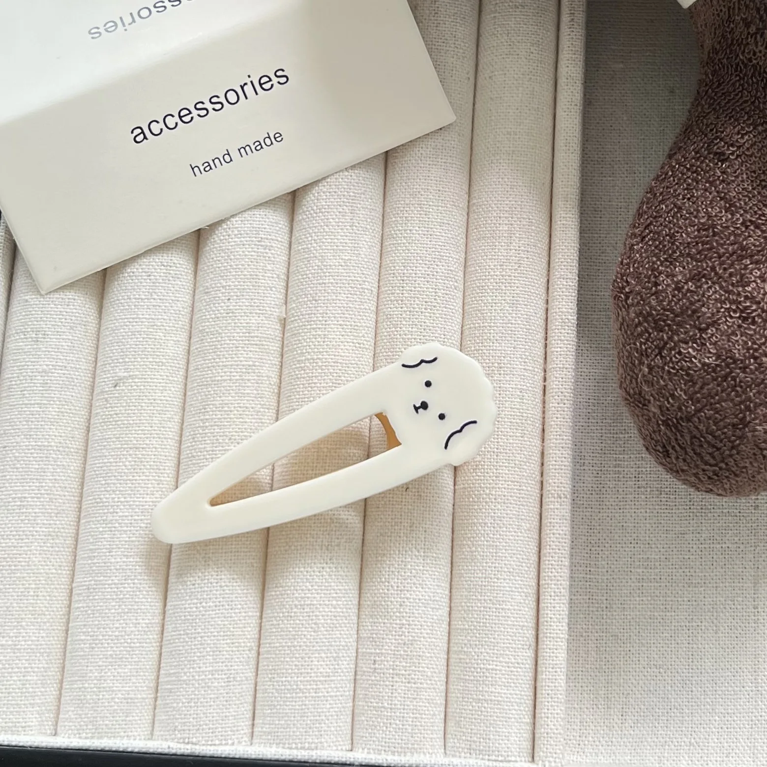 2pcs cute milk white puppy hair clip for girls, forehead bangs and broken hair clip, cartoon student versatile head accessory