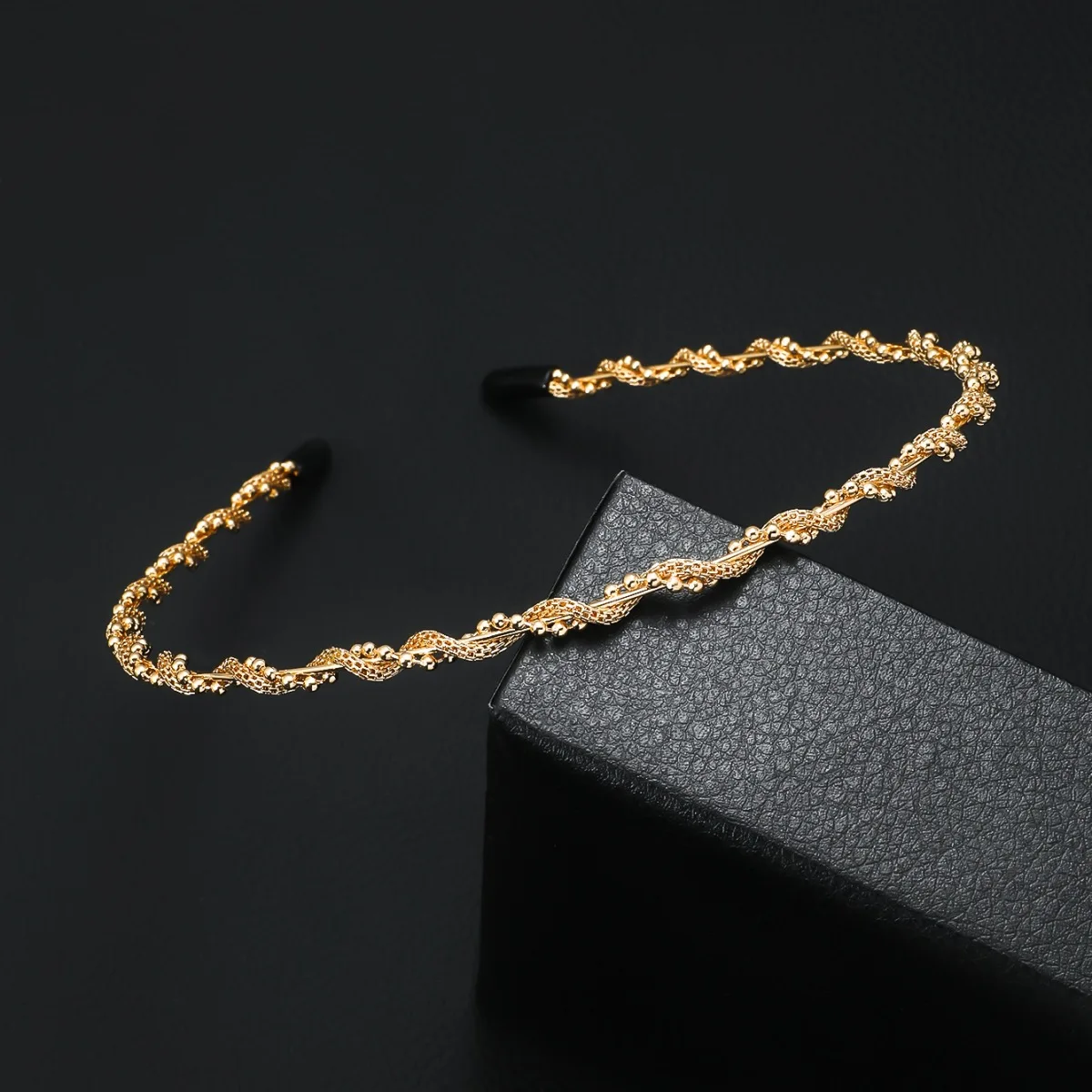 1PC Simple hair accessories, women's wavy hair band, Japanese-Korean version headwear, twisted water diamond pearl headwear