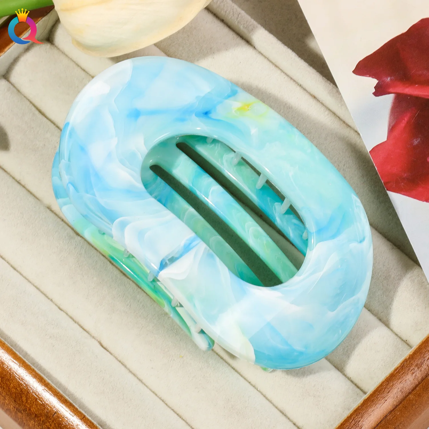 Fashion Oval Hair Claw Clips Women Elegant Marbling Acrylic Flat Circular Hair Grips Premium Colorful Updo Hair Pins Barrettes