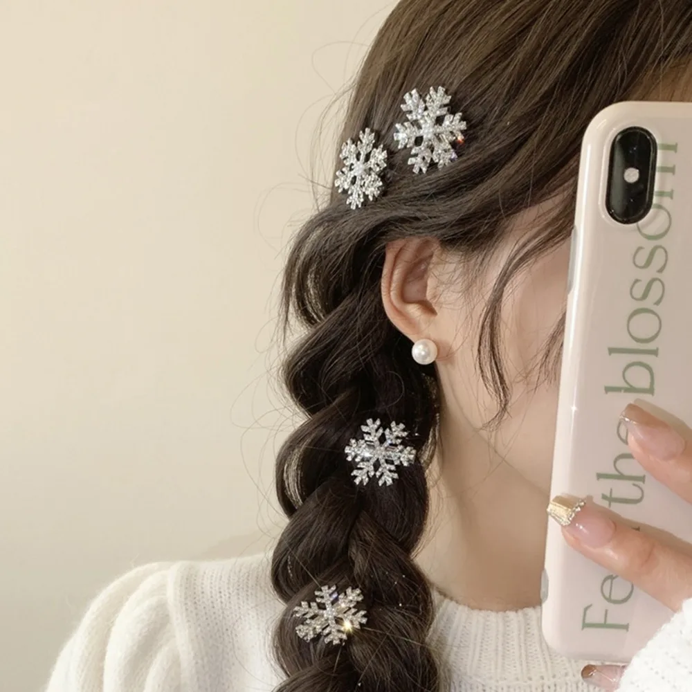 2024 New 2pcs Sliver Snowflake Hair Clip Women Girls Sweet Bangs Side Clip Glitter Shiny Edge Hairpins Christmas Headwear
