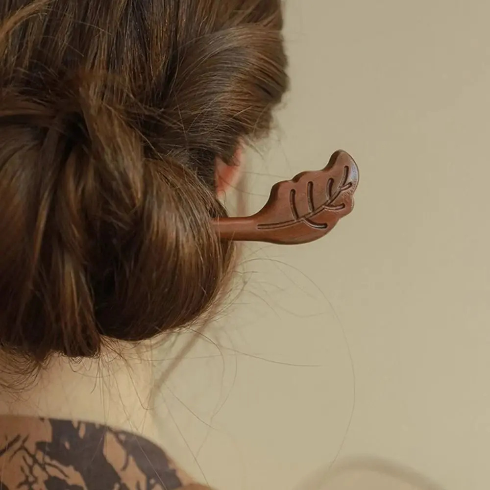 Exquisite Wood Wooden Hair Stick Cat Animals Chinese Style Hairpin Rabbit Hair Sticks for Buns Hanfu Headwear Cheongsam