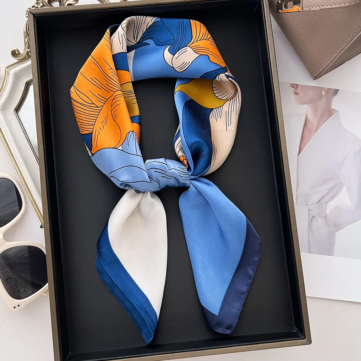 Square Scarf For Women Bandanna Spring/Summer Blue Flower Print Headband Neckerchief Imitation Silk Hair Scarf With A Shirt