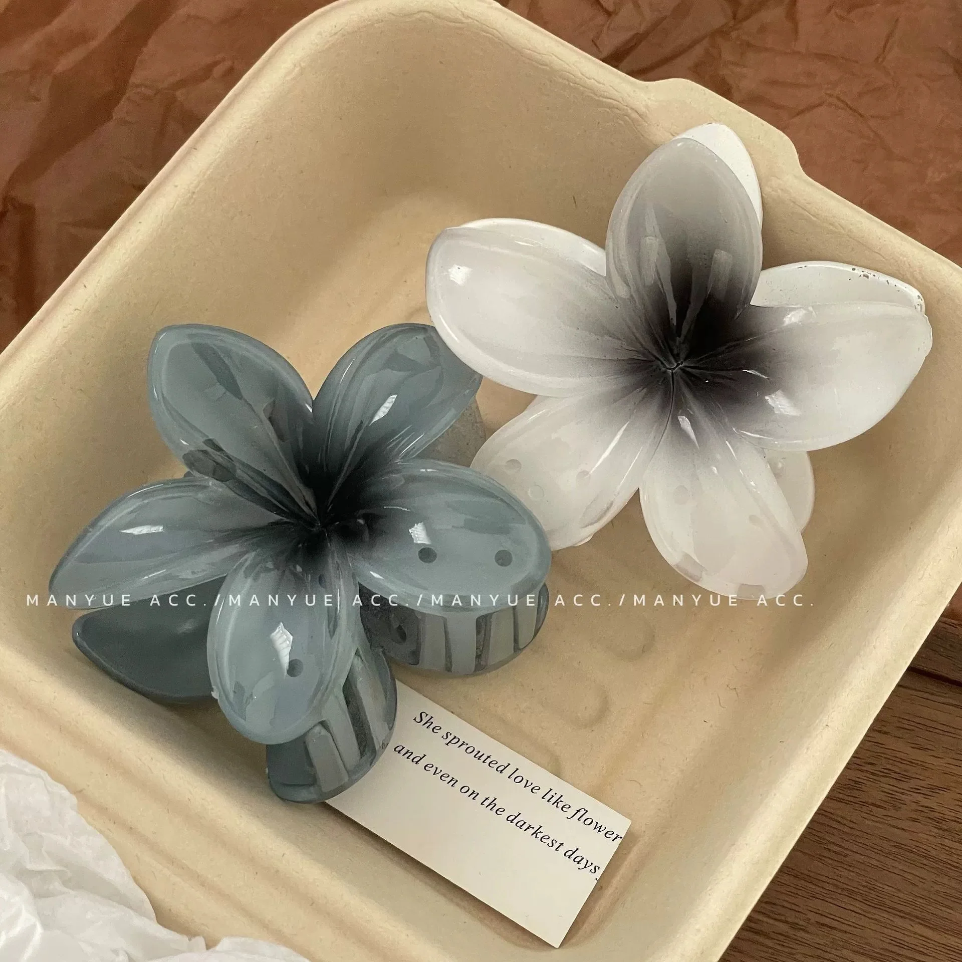 Elegant Gradient Hair Clips Flower Hair Claws Big Size Fashion Head Wear Hairpin for Women Girls Crab Barrette Hair Accessories