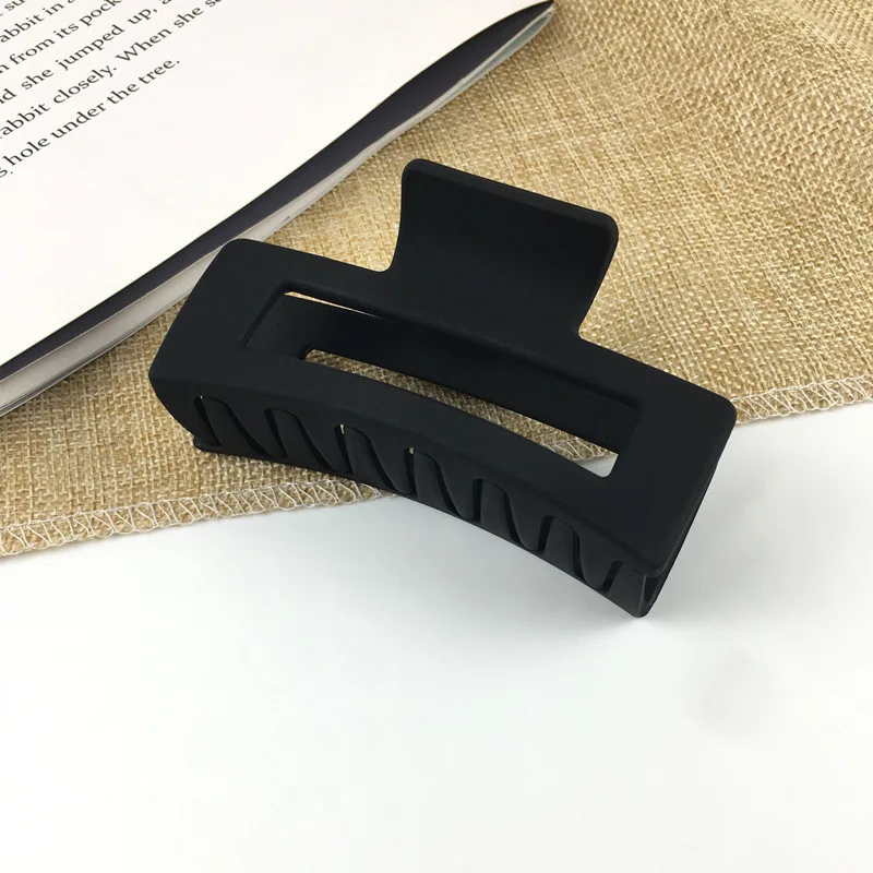 Black Geometric Square Hair Claw Clips for Women Hollow Acrylic Shark Clips Minimalist Back Head Hairgrips Accessories K