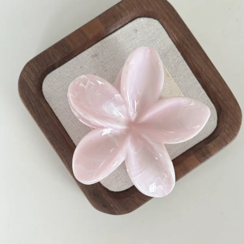 Tyrande Blunt Flower Grip Fresh and Sweet Egg Flower Back of Head Disc Hair Shark Clip Hair Ornament