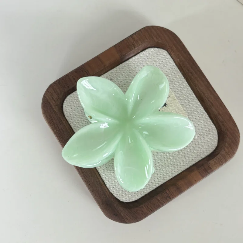 Tyrande Blunt Flower Grip Fresh and Sweet Egg Flower Back of Head Disc Hair Shark Clip Hair Ornament