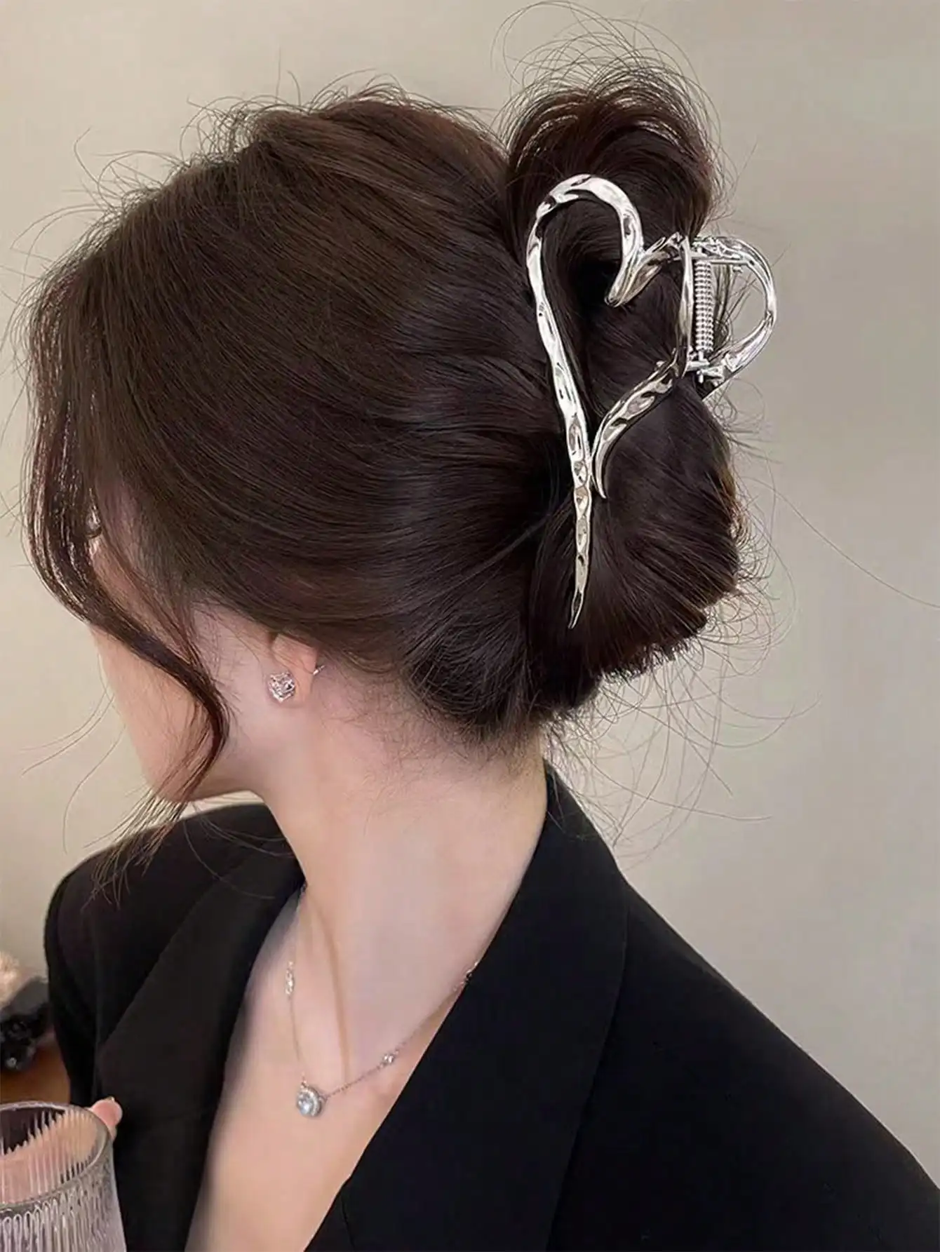 1Pcs Sliver Elegant Love Design Hair Barrettes Ornament Heart Golden Hair Claw Clip,Large Non-Slip Hair Accessories for Women