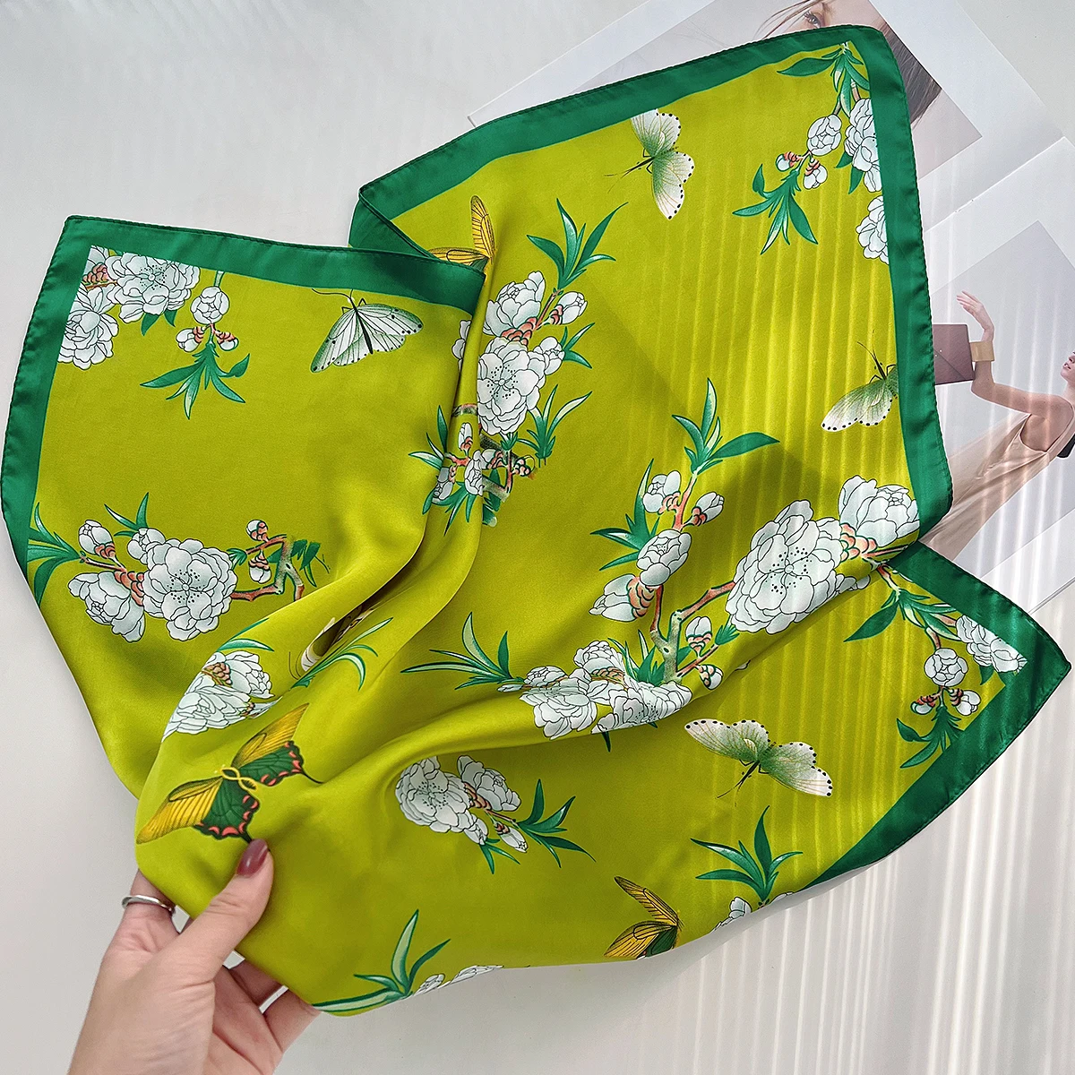 Imitation Silk Scarf For Women Green Square Scarf Bandanna Spring/Summer Luxury Headband Hair Scarf Soft Stain Neckerchief