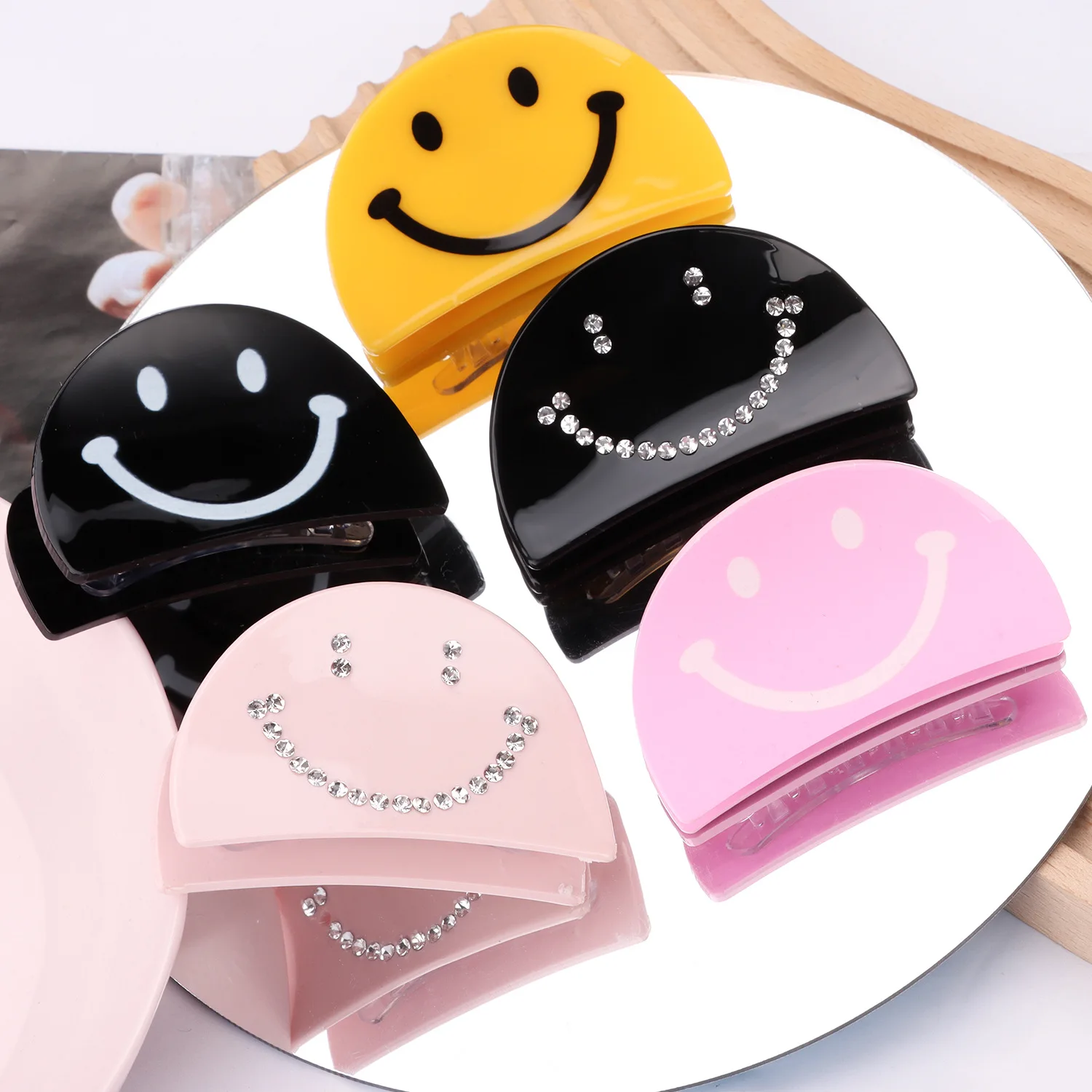 1pc New smiley face shaped acrylic material headpiece hair clip, hair clip at the back of the head, hair grab